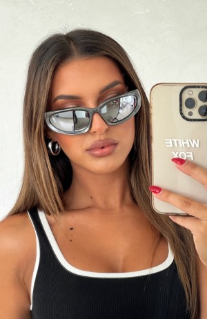 Women's White Fox Mamba Sunglasses Grey | HDYR-98750