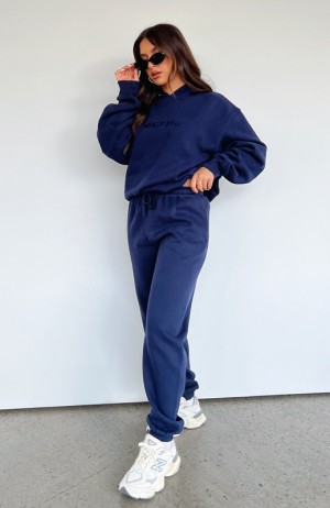 Women's White Fox Stay Lifted Sweatpants Navy | ICJD-27069