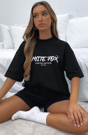 Women's White Fox Step Back Oversized T Shirts Black | ONSU-37415