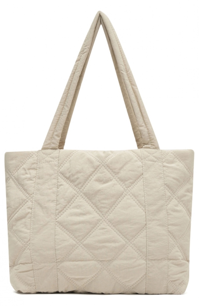 Women's White Fox Chasing Sunsets Tote Bag Cream | JEYG-39857