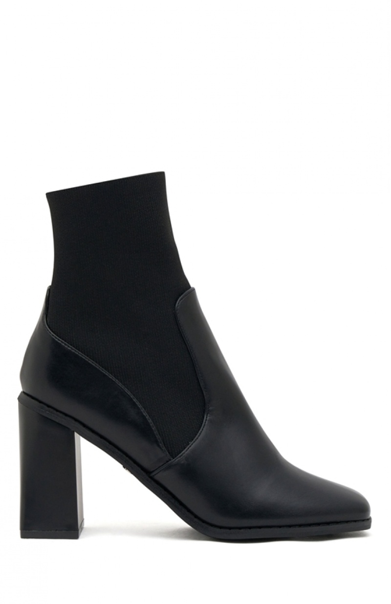 Women's White Fox Isla Ankle Boots Black | PICX-76209