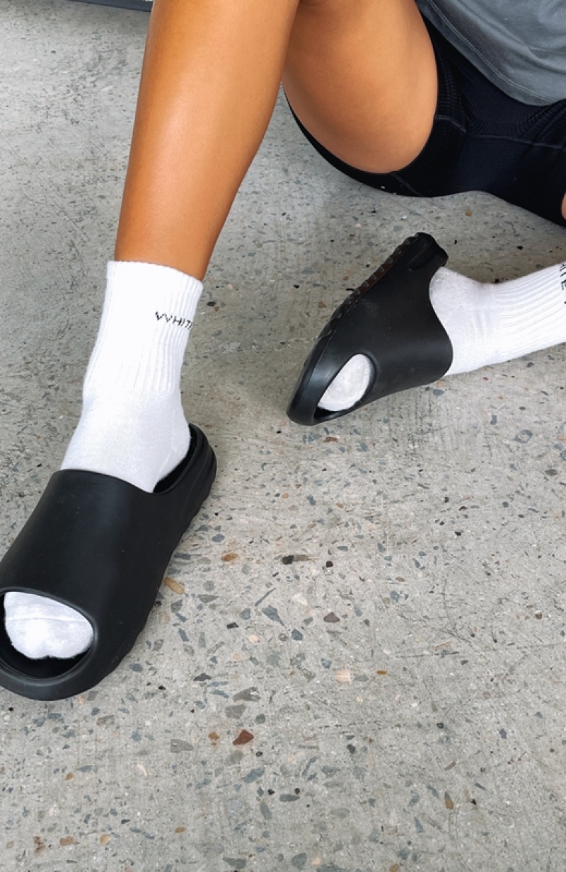 Women's White Fox On The Edge Slides Black | CSZP-93402