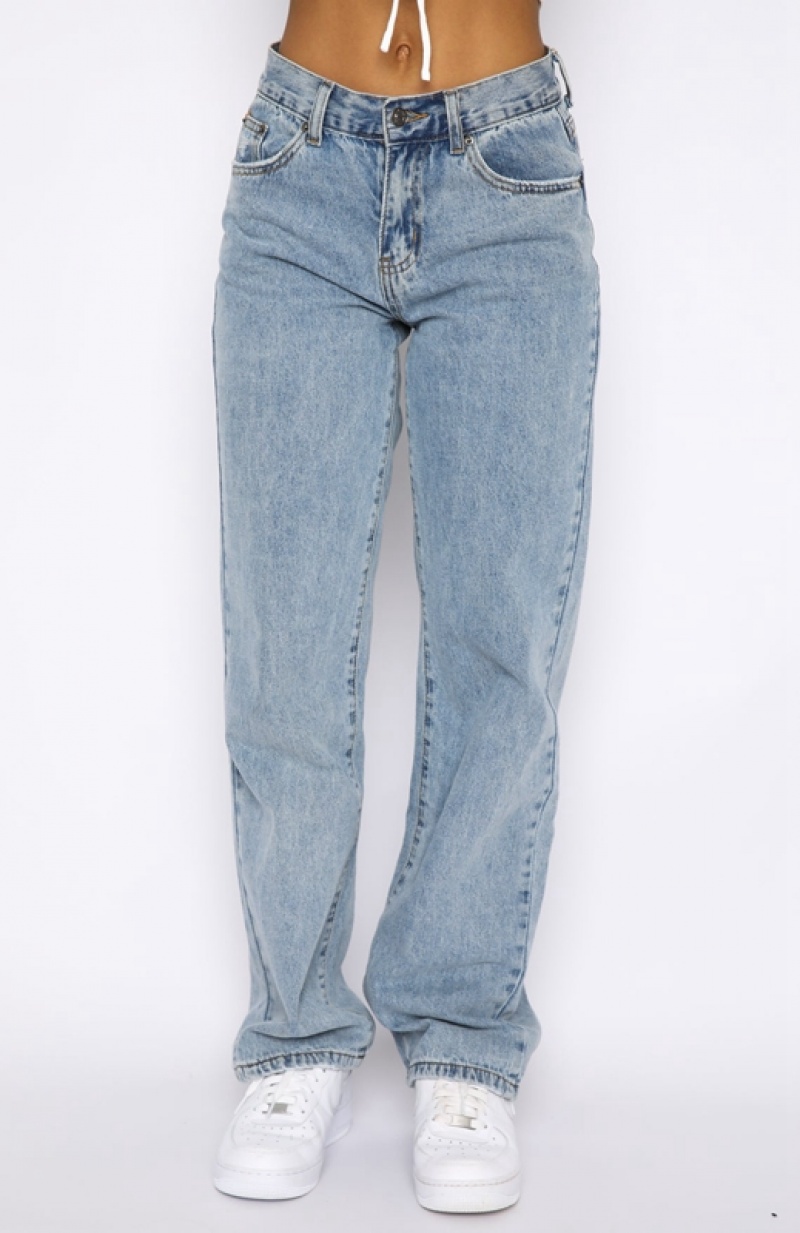 Women's White Fox Taking A Trip Mid Rise Straight Leg Jeans Blue Wash | DSNJ-57389